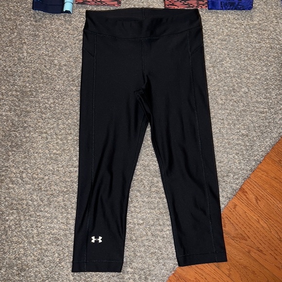 Under Armour capris bundle. Small - Picture 4 of 9